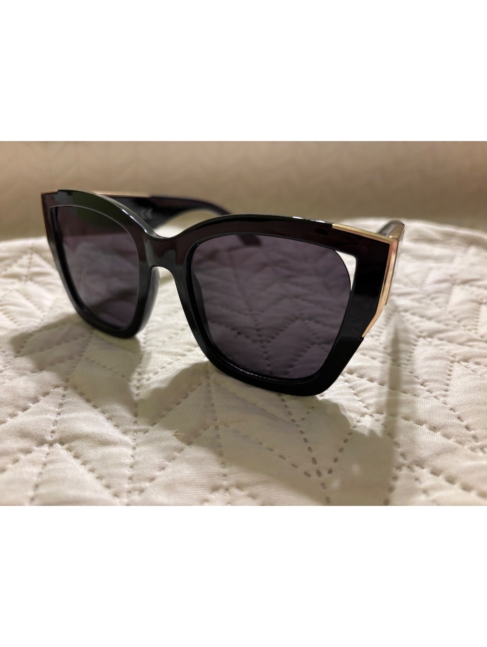 Foster Grant Ladies' Fashion Black Cat Eye Sunglasses - Picture 2 of 8